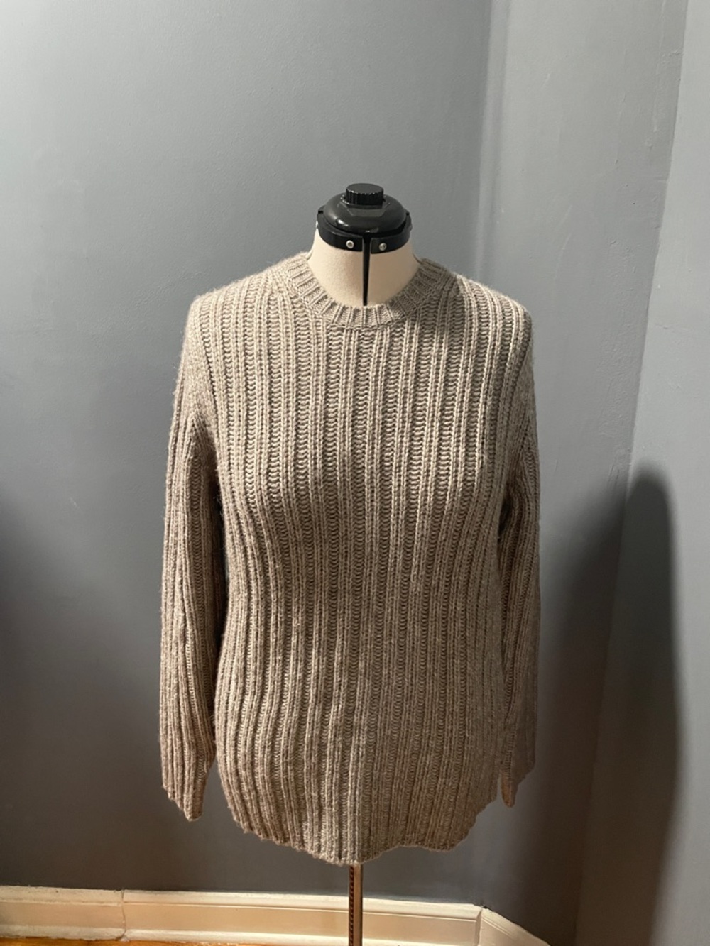 Eddie Bauer Women’s Ribbed Crewneck Sweater in Light Taupe Size-Large NWOT